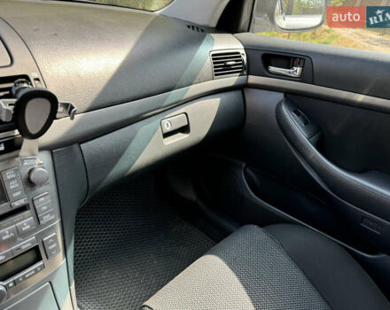 Серый Тойота Авенсис, объемом двигателя 1.79 л и пробегом 225 тыс. км за 7500 $, фото 25 на Automoto.ua