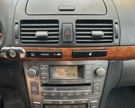 Серый Тойота Авенсис, объемом двигателя 2 л и пробегом 210 тыс. км за 6600 $, фото 16 на Automoto.ua