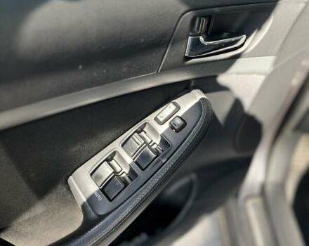 Сірий Тойота Авенсіс, об'ємом двигуна 1.8 л та пробігом 237 тис. км за 6500 $, фото 4 на Automoto.ua