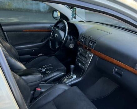 Серый Тойота Авенсис, объемом двигателя 1.79 л и пробегом 239 тыс. км за 6800 $, фото 11 на Automoto.ua
