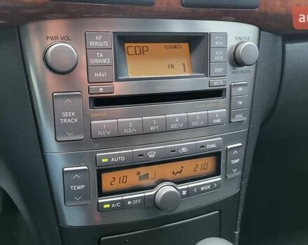 Серый Тойота Авенсис, объемом двигателя 2 л и пробегом 286 тыс. км за 7500 $, фото 6 на Automoto.ua