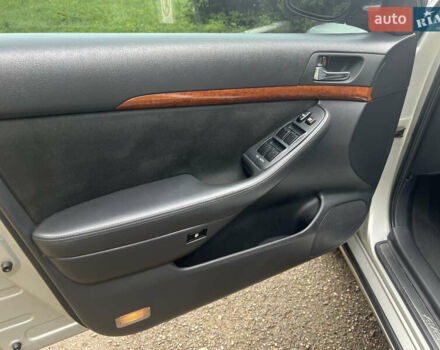 Серый Тойота Авенсис, объемом двигателя 1.8 л и пробегом 225 тыс. км за 7950 $, фото 28 на Automoto.ua