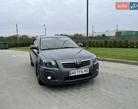 Серый Тойота Авенсис, объемом двигателя 1.8 л и пробегом 240 тыс. км за 6700 $, фото 1 на Automoto.ua
