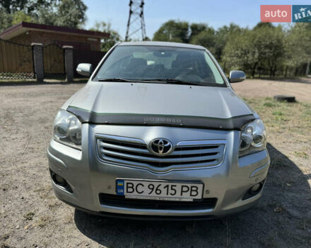 Серый Тойота Авенсис, объемом двигателя 1.79 л и пробегом 225 тыс. км за 7500 $, фото 2 на Automoto.ua