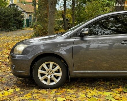 Серый Тойота Авенсис, объемом двигателя 2 л и пробегом 127 тыс. км за 7490 $, фото 10 на Automoto.ua