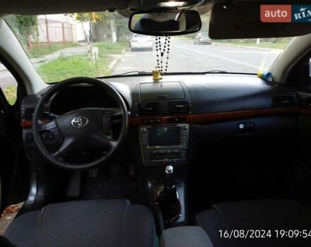 Серый Тойота Авенсис, объемом двигателя 1.79 л и пробегом 292 тыс. км за 7990 $, фото 1 на Automoto.ua