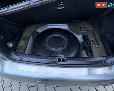 Серый Тойота Авенсис, объемом двигателя 1.6 л и пробегом 300 тыс. км за 5250 $, фото 34 на Automoto.ua