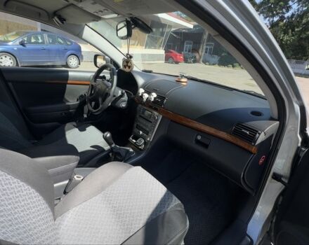 Серый Тойота Авенсис, объемом двигателя 1.8 л и пробегом 340 тыс. км за 7100 $, фото 8 на Automoto.ua