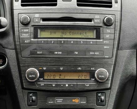 Серый Тойота Авенсис, объемом двигателя 2 л и пробегом 230 тыс. км за 9400 $, фото 12 на Automoto.ua