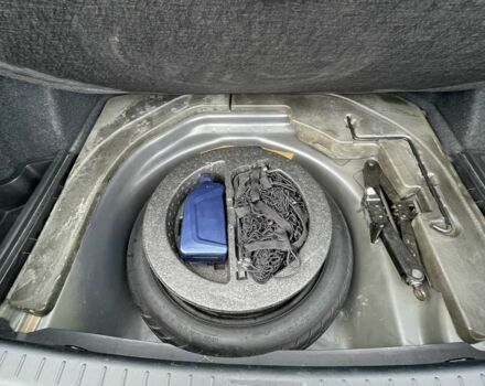 Серый Тойота Авенсис, объемом двигателя 1.8 л и пробегом 160 тыс. км за 7300 $, фото 9 на Automoto.ua