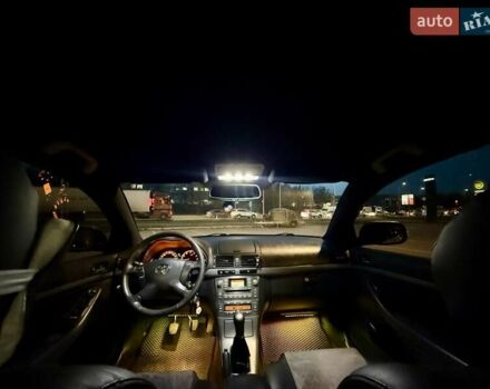 Серый Тойота Авенсис, объемом двигателя 1.6 л и пробегом 300 тыс. км за 5250 $, фото 26 на Automoto.ua