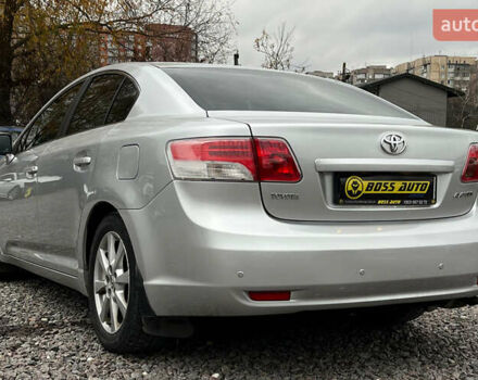 Серый Тойота Авенсис, объемом двигателя 1.99 л и пробегом 230 тыс. км за 9400 $, фото 3 на Automoto.ua