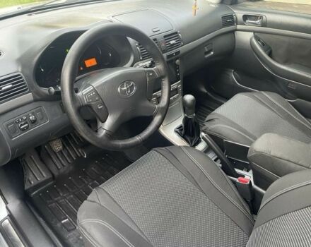 Серый Тойота Авенсис, объемом двигателя 1.8 л и пробегом 181 тыс. км за 6800 $, фото 8 на Automoto.ua