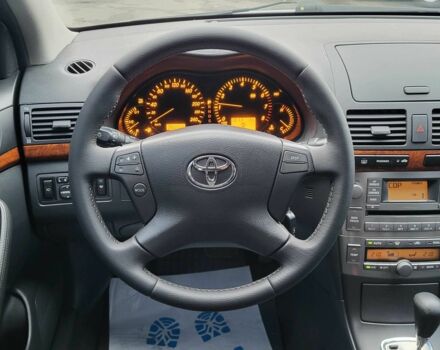 Сірий Тойота Авенсіс, об'ємом двигуна 2 л та пробігом 286 тис. км за 7500 $, фото 1 на Automoto.ua