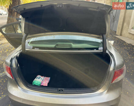 Серый Тойота Авенсис, объемом двигателя 2 л и пробегом 124 тыс. км за 10500 $, фото 13 на Automoto.ua