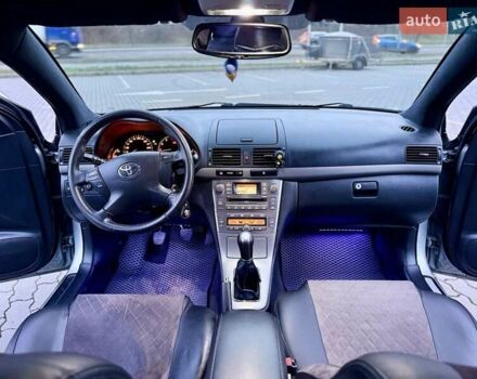 Серый Тойота Авенсис, объемом двигателя 1.6 л и пробегом 300 тыс. км за 5250 $, фото 15 на Automoto.ua