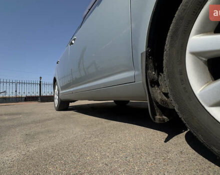 Серый Тойота Авенсис, объемом двигателя 1.79 л и пробегом 340 тыс. км за 6200 $, фото 6 на Automoto.ua