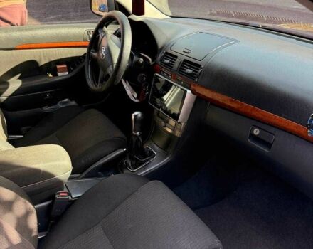 Серый Тойота Авенсис, объемом двигателя 1.8 л и пробегом 260 тыс. км за 6500 $, фото 3 на Automoto.ua