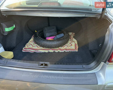 Серый Тойота Авенсис, объемом двигателя 1.79 л и пробегом 225 тыс. км за 7500 $, фото 15 на Automoto.ua