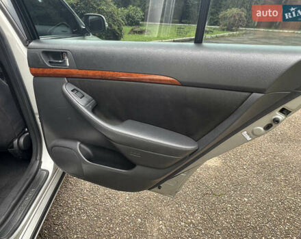 Серый Тойота Авенсис, объемом двигателя 1.8 л и пробегом 225 тыс. км за 7950 $, фото 35 на Automoto.ua