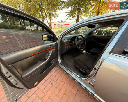 Серый Тойота Авенсис, объемом двигателя 2 л и пробегом 208 тыс. км за 6700 $, фото 30 на Automoto.ua