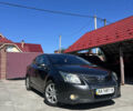 Серый Тойота Авенсис, объемом двигателя 2 л и пробегом 177 тыс. км за 10000 $, фото 1 на Automoto.ua