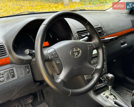 Серый Тойота Авенсис, объемом двигателя 2 л и пробегом 127 тыс. км за 7490 $, фото 13 на Automoto.ua