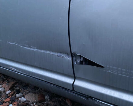 Серый Тойота Авенсис, объемом двигателя 1.8 л и пробегом 210 тыс. км за 1900 $, фото 7 на Automoto.ua