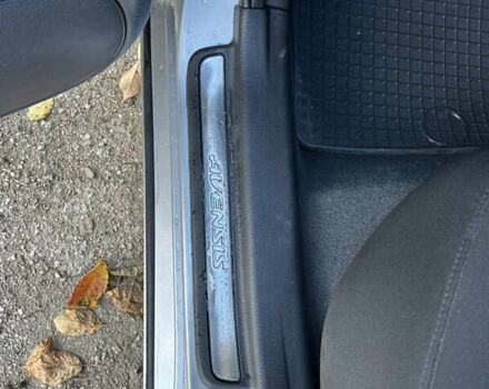 Серый Тойота Авенсис, объемом двигателя 2 л и пробегом 153 тыс. км за 8499 $, фото 15 на Automoto.ua