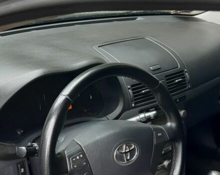 Серый Тойота Авенсис, объемом двигателя 1.8 л и пробегом 300 тыс. км за 6062 $, фото 4 на Automoto.ua