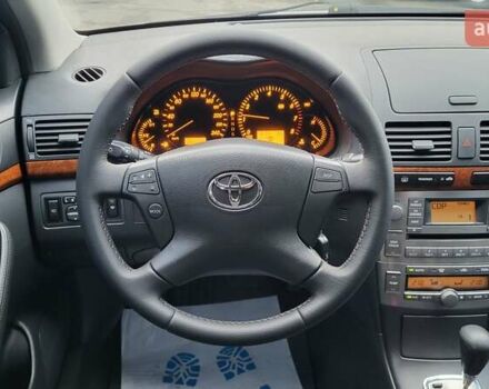 Серый Тойота Авенсис, объемом двигателя 2 л и пробегом 286 тыс. км за 7500 $, фото 1 на Automoto.ua