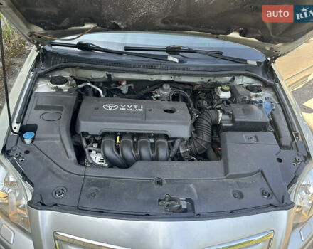 Серый Тойота Авенсис, объемом двигателя 1.79 л и пробегом 256 тыс. км за 7300 $, фото 16 на Automoto.ua