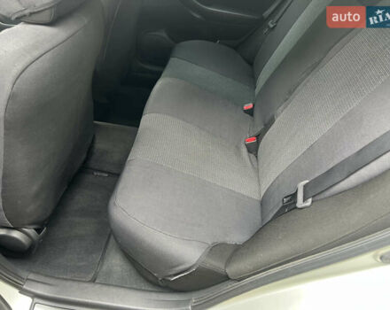 Серый Тойота Авенсис, объемом двигателя 1.8 л и пробегом 225 тыс. км за 7950 $, фото 31 на Automoto.ua