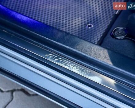 Серый Тойота Авенсис, объемом двигателя 1.6 л и пробегом 300 тыс. км за 5250 $, фото 20 на Automoto.ua