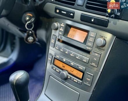 Серый Тойота Авенсис, объемом двигателя 1.6 л и пробегом 300 тыс. км за 5250 $, фото 16 на Automoto.ua