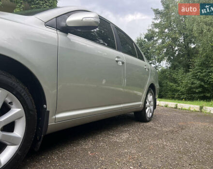 Серый Тойота Авенсис, объемом двигателя 1.8 л и пробегом 225 тыс. км за 7950 $, фото 24 на Automoto.ua