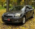 Серый Тойота Авенсис, объемом двигателя 2 л и пробегом 127 тыс. км за 7490 $, фото 1 на Automoto.ua