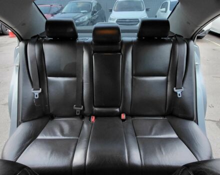 Сірий Тойота Авенсіс, об'ємом двигуна 2 л та пробігом 286 тис. км за 7500 $, фото 4 на Automoto.ua