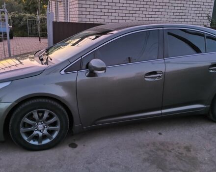 Серый Тойота Авенсис, объемом двигателя 2 л и пробегом 291 тыс. км за 8700 $, фото 3 на Automoto.ua