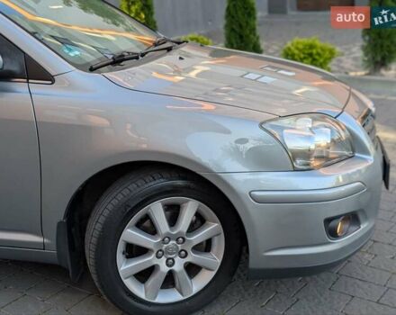 Сірий Тойота Авенсіс, об'ємом двигуна 1.8 л та пробігом 178 тис. км за 8000 $, фото 10 на Automoto.ua