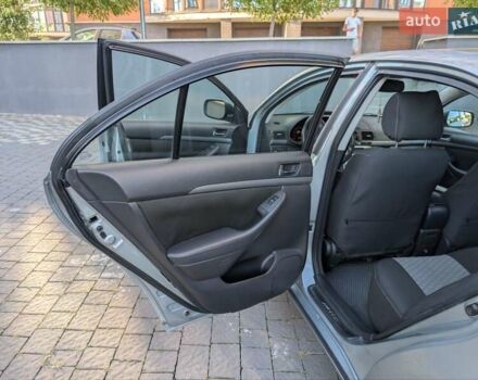 Сірий Тойота Авенсіс, об'ємом двигуна 1.8 л та пробігом 178 тис. км за 8000 $, фото 36 на Automoto.ua