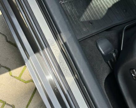 Серый Тойота Авенсис, объемом двигателя 1.99 л и пробегом 206 тыс. км за 10600 $, фото 21 на Automoto.ua