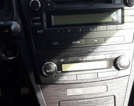 Серый Тойота Авенсис, объемом двигателя 2.2 л и пробегом 220 тыс. км за 8400 $, фото 10 на Automoto.ua
