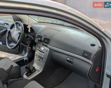 Сірий Тойота Авенсіс, об'ємом двигуна 1.8 л та пробігом 178 тис. км за 8000 $, фото 50 на Automoto.ua
