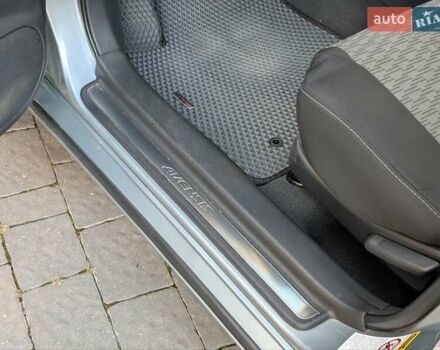 Сірий Тойота Авенсіс, об'ємом двигуна 1.8 л та пробігом 178 тис. км за 8000 $, фото 38 на Automoto.ua