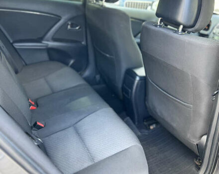 Серый Тойота Авенсис, объемом двигателя 1.99 л и пробегом 206 тыс. км за 10600 $, фото 15 на Automoto.ua