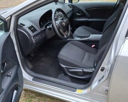 Серый Тойота Авенсис, объемом двигателя 1.6 л и пробегом 160 тыс. км за 5594 $, фото 8 на Automoto.ua