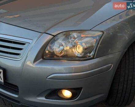 Сірий Тойота Авенсіс, об'ємом двигуна 1.8 л та пробігом 178 тис. км за 8000 $, фото 11 на Automoto.ua