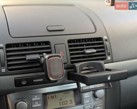 Сірий Тойота Авенсіс, об'ємом двигуна 1.8 л та пробігом 178 тис. км за 8000 $, фото 44 на Automoto.ua