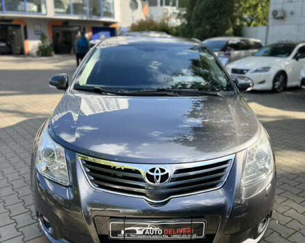 Серый Тойота Авенсис, объемом двигателя 1.99 л и пробегом 206 тыс. км за 10600 $, фото 1 на Automoto.ua